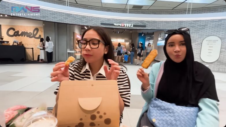 Nagita Slavina kulineran di Korea Selatan