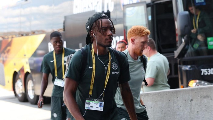 Soccer Football - FIFA Club World Cup - Semi Final - Fluminense v Chelsea - MetLife Stadium, East Rutherford, New Jersey, U.S. - July 8, 2025 Chelseas Noni Madueke arrives at the stadium before the match REUTERS/Mike Segar