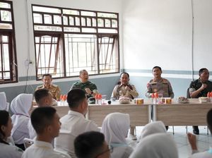 3 Jenderal TNI & Polri Berbagi Kisah Inspiratif ke 30 Ribu Siswa di Kalteng 3 Jenderal TNI & Polri Berbagi Kisah Inspiratif ke 30 Ribu Siswa di Kalteng