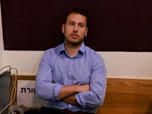 Potret Anak Netanyahu yang Diam-diam Ganti Nama, Takut Ditikam Potret Anak Netanyahu yang Diam-diam Ganti Nama, Takut Ditikam