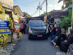 Jenazah Diplomat Muda Tewas Misterius Tiba di Rumah Duka Bantul