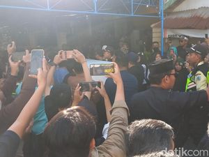 Jenazah Diplomat Muda Kemlu Tiba di Rumah Duka di Bantul Jenazah Diplomat Muda Kemlu Tiba di Rumah Duka di Bantul