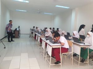 Video: Tes DNA Digunakan untuk Ketahui Minat-Bakat Siswa Sekolah Rakyat Video: Tes DNA Digunakan untuk Ketahui Minat-Bakat Siswa Sekolah Rakyat