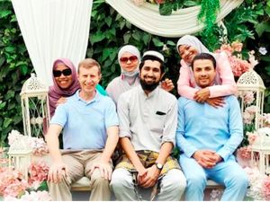 Kisah 3 Bersaudari Dinikahi Bule: Komunikasi Seperti Ayam Bicara dengan Bebek