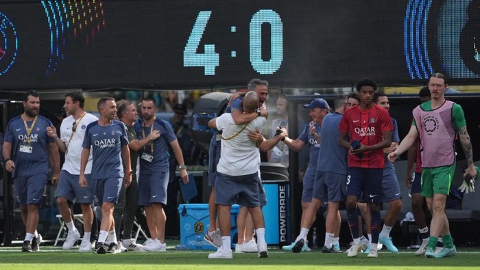 NEW JERSEY, UNITED STATES - JULY 9: Head Coach of PSG Luis Enrique celebrates after the victory the FIFA Club World Cup 2025 Semi-final match between PSG and Real Madrid at MetLife Stadium on July 9, 2025 in New Jersey. (Photo by Selcuk Acar/Anadolu via Getty Images)