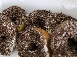 Donat Kampung vs Donat Modern, Apa Sih Bedanya?