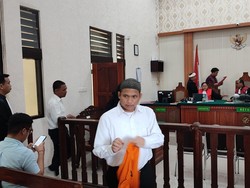 Pinjam Motor Istri untuk Edarkan Sabu, Driver Ojol Duduk di Kursi Pesakitan