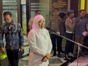Khofifah Tuntas Berikan Keterangan Soal Dana Hibah Selama 8,5 Jam Khofifah Tuntas Berikan Keterangan Soal Dana Hibah Selama 8,5 Jam