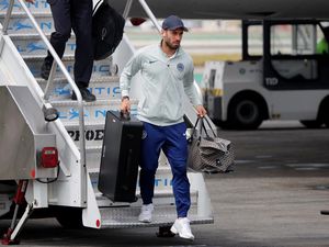 Hakan Calhanoglu Kemahalan, Galatasaray Tidak Jadi Beli