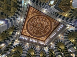 Estetik! Kubah Masjid Nabawi Berhiaskan Ornamen yang Rumit Estetik! Kubah Masjid Nabawi Berhiaskan Ornamen yang Rumit