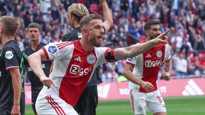 2025-05-18 AFC Ajax v FC Twente - Dutch Eredivisie AMSTERDAM, NETHERLANDS - MAY 18: Jordan Henderson of AFC Ajax celebrating after scoring their teams fist goal during the Dutch Eredivisie match between AFC Ajax and FC Twente at Johan Cruijff ArenA on May 18, 2025 in Amsterdam, Netherlands. Amsterdam Johan Cruijff ArenA Netherlands Content not available for redistribution in The Netherlands directly or indirectly through any third parties. Copyright: xBenxGalxNo Use Switzerland. No Use Germany. No Use Japan. No Use Austria