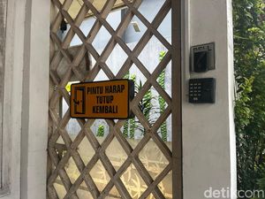 Video: Polda Metro Gandeng Puslabfor-Inafis Usut Kematian Diplomat Kemlu Video: Polda Metro Gandeng Puslabfor-Inafis Usut Kematian Diplomat Kemlu