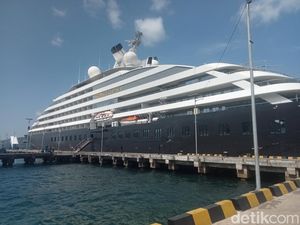 Kapal Pesiar Scenic Eclipse II Sandar di Flores Timur, Bawa 384 Turis Kapal Pesiar Scenic Eclipse II Sandar di Flores Timur, Bawa 384 Turis