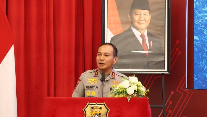 Kapolda Riau Irjen Herry Heryawan membuka latihan pra Operasi Patuh Lancang Kuning 2025, Kamis (10/7/2025).