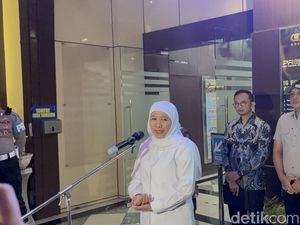 Khofifah Sebut Pertanyaan dari Penyidik KPK Nggak Banyak, tapi... Khofifah Sebut Pertanyaan dari Penyidik KPK Nggak Banyak, tapi...