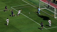 Pembantaian PSG dimulai sejak menit ke-6 saat Fabián Ruiz mencetak gol pertama menyusul blunder Raul Asencio dan Ousmane Dembélé yang menyambar bola rebound. (REUTERS/Hannah McKay)  