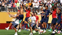 Kemenangan ini meloloskan PSG ke final, di mana mereka akan bertemu Chelsea pada Minggu malam mendatang. (REUTERS/Kai Pfaffenbach)  