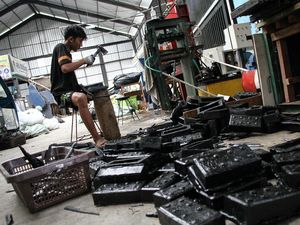 Melihat Sampah Plastik Disulap Jadi Paving Block Bernilai Jual Melihat Sampah Plastik Disulap Jadi Paving Block Bernilai Jual