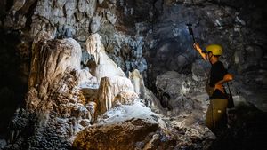 Menelusuri Gua Petruk Kebumen, Situs Karst Purba yang Mendunia