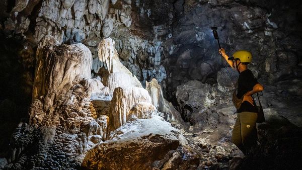 Menelusuri Gua Petruk Kebumen, Situs Karst Purba yang Mendunia