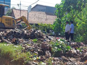 Pemkab Cirebon Siapkan Sanksi untuk Pembuang Sampah Sembarangan Pemkab Cirebon Siapkan Sanksi untuk Pembuang Sampah Sembarangan