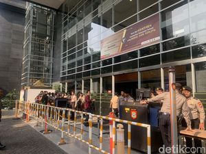 Pintu Masuk PN Jakpus Dipasang X-ray Jelang Sidang Pleidoi Hasto Kristiyanto Pintu Masuk PN Jakpus Dipasang X-ray Jelang Sidang Pleidoi Hasto Kristiyanto