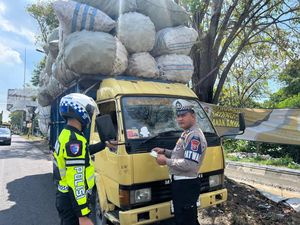 Jelang Operasi Patuh 2025, Polisi Sosialisasikan Truk ODOL di Mojokerto Jelang Operasi Patuh 2025, Polisi Sosialisasikan Truk ODOL di Mojokerto