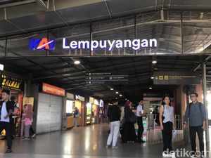 Fakta-fakta Pria Tertabrak KRL di Stasiun Lempuyangan hingga Terseret 15 Meter Fakta-fakta Pria Tertabrak KRL di Stasiun Lempuyangan hingga Terseret 15 Meter