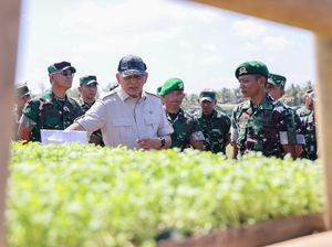 Menhan Tinjau Yonif Cilacap, Siapkan Basis Pertahanan dan Kemandirian Rakyat Menhan Tinjau Yonif Cilacap, Siapkan Basis Pertahanan dan Kemandirian Rakyat