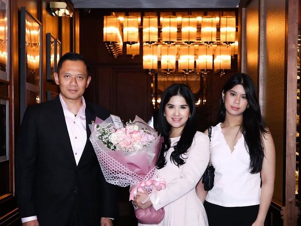 Potret Manis Annisa Pohan & AHY Rayakan 20 Tahun Pernikahan, Aira Bikin Salfok