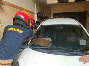 Balita 22 Bulan di Surabaya Terkunci di Mobil gegara Main Kunci Balita 22 Bulan di Surabaya Terkunci di Mobil gegara Main Kunci