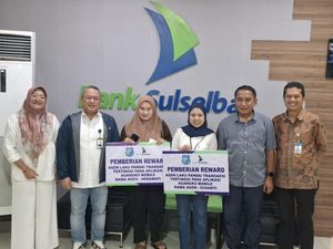 Bank Sulselbar Beri Reward ke 2 Agen Laku Pandai Berprestasi di Bulukumba Bank Sulselbar Beri Reward ke 2 Agen Laku Pandai Berprestasi di Bulukumba