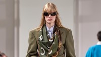 Foto: Celine Spring 2026, Koleksi Perdana Desainer Michael Rider