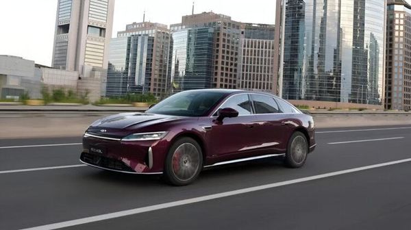 Tampang Sedan Hybrid Chery yang Laku 50 Ribu Unit dalam 24 Jam