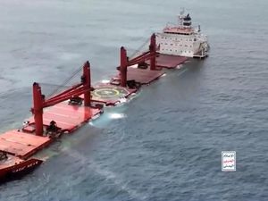Houthi Kembali Serang Kapal di Laut Merah hingga Tenggelam Houthi Kembali Serang Kapal di Laut Merah hingga Tenggelam