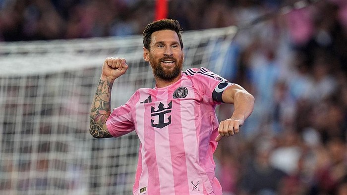 FOXBOROUGH, MASSACHUSETTS - JULY 9: Lionel Messi #10 of Inter Miami CF celebrates his goal during a game between Inter Miami CF and New England Revolution at Gillette Stadium on July 9, 2025, in Foxborough, Massachusetts. (Photo by Andrew Katsampes/ISI Photos/ISI Photos via Getty Images)