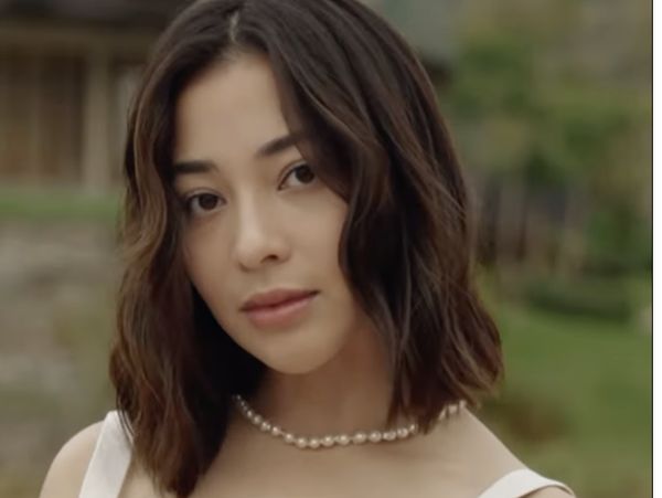 7 Gaya Liburan Nikita Willy di Labuan Bajo, Santai Elegan