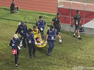 Tekel Horor Paulinho Bikin Romeny Cedera, Akun IG Arema Diserang Netizen Tekel Horor Paulinho Bikin Romeny Cedera, Akun IG Arema Diserang Netizen