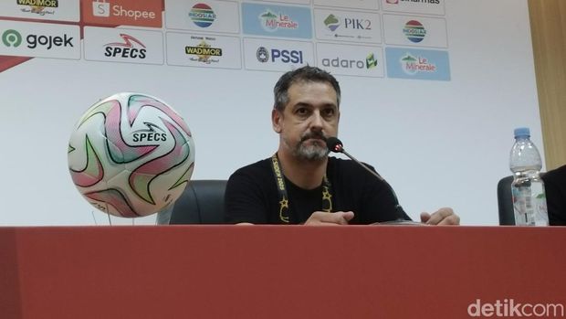 Pelatih Arema FC, Marcos Santos