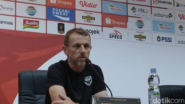 Pelatih Oxford United, Gary Rowett