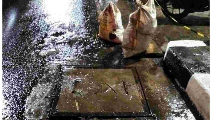 Pemprov Jakarta menghentikan sementara pengolahan penempatan jaringan utilitas kabel fiber optik di Jalan Pondok Gede Raya, Jakarta Timur (ANTARA/Pemprov DKI Jakarta).