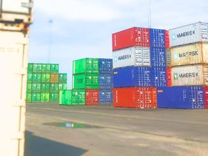 Crane Rusak di Pelabuhan Malundung Tarakan, Bongkar Muat Peti Kemas Terganggu Crane Rusak di Pelabuhan Malundung Tarakan, Bongkar Muat Peti Kemas Terganggu