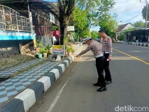 Detik-detik Kabid Damkar Parepare Kecelakaan hingga Tewas Saat Salip Truk Detik-detik Kabid Damkar Parepare Kecelakaan hingga Tewas Saat Salip Truk