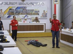 Polres Mojokerto Gembleng 60 Linmas Kemampuan Damkar-PCR