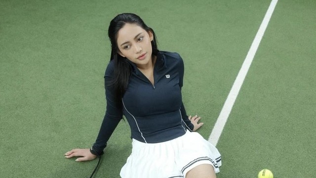 Highlight Dunia Hiburan InsertLive : Terpopuler: Klarifikasi Menpar soal Mandi Air Galon vs Pacar Baru Rachel Vennya