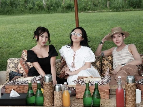 Seru! Rachel Vennya Piknik di Pinggir Sungai hingga Hutan Kota