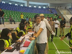 Video Rocky Gerung Ikut Riau Bhayangkara Run 2025: Salam Akal Sehat! Video Rocky Gerung Ikut Riau Bhayangkara Run 2025: Salam Akal Sehat!