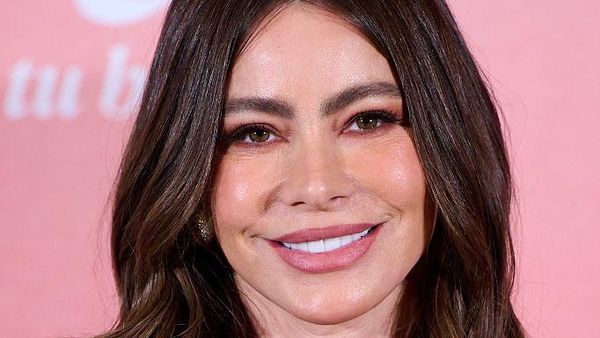 Potret Sofia Vergara yang Kepergok Nempel Tom Brady