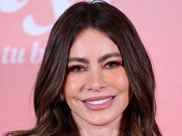 Potret Sofia Vergara yang Kepergok Nempel Tom Brady