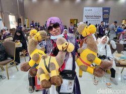 Kloter Terakhir Haji Tiba di Surabaya, Bawa Banyak Boneka Unta